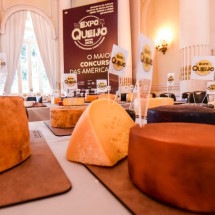 Araxá sedia concurso internacional de queijos dentro da ExpoQueijo Brasil - ExpoQueijo Brasil/Divulga&ccedil;&atilde;o
