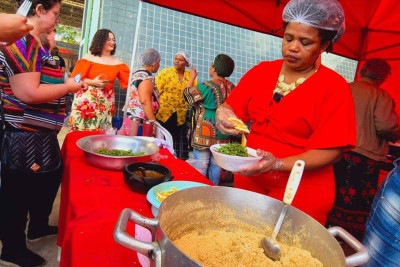 Toda a renda arrecadada na Feijoada da Casa de Pai Ogum foi revertida para o funcionamento do centro religioso -  (crédito: Jair Amaral/EM/D.A Press)