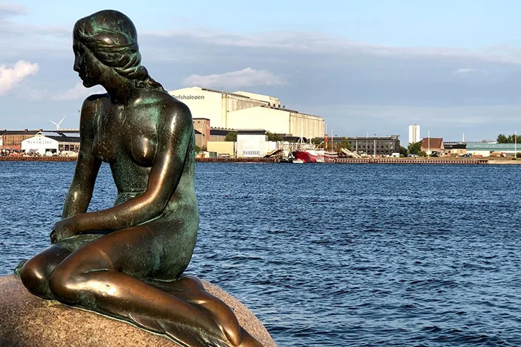 Por todo o mundo, estátuas de vários tamanhos têm importância cultural, histórica e turística. São os casos da Pequena Sereia (Copenhague), Cristo Redentor (Rio de Janeiro) e Estátua da Liberdade (Nova York), entre outras.  -  (crédito: Divulgação viajardinamarca.com)