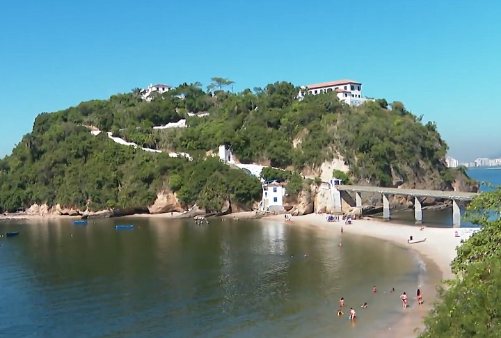 A visitação na Ilha da Boa Viagem e na capela funciona de terça a domingo, das 10h às 17h. Os tours guiados são de graça e acontecem às 10h, 11h30, 13h e 15h.