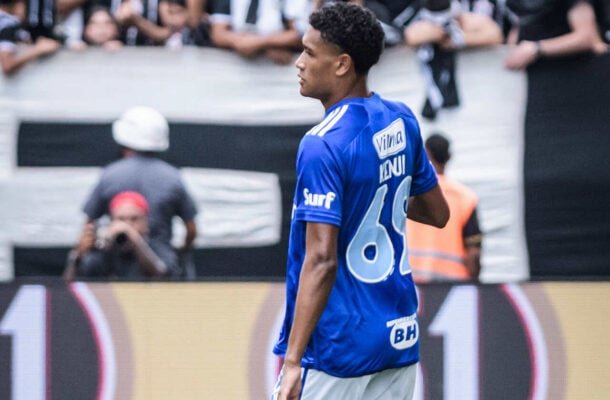 KAIQUE KENJI - Entrou aos 36 do segundo tempo no lugar de Kaio Jorge. Sem destaque. - Foto: Gustavo Aleixo/Cruzeiro