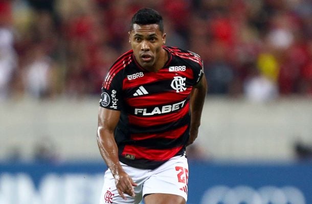 ALEX SANDRO – Ficou mais preso à marcação, saindo pouco ao ataque. Estava focado em segurar o Estevão e se saiu muito bem.  Anulou a joia e foi um dos destaques do jogo. Nota: 7,0. Foto: Gilvan de Souza/Flamengo