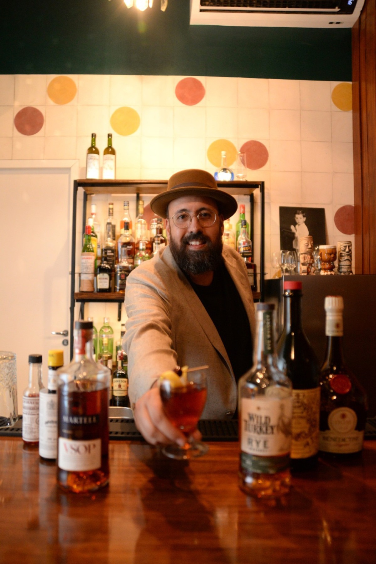 O advogado Túlio D’Angelo trabalhou na Funed por três anos. Além de bartender, ele é proprietário do Bar do Palito      