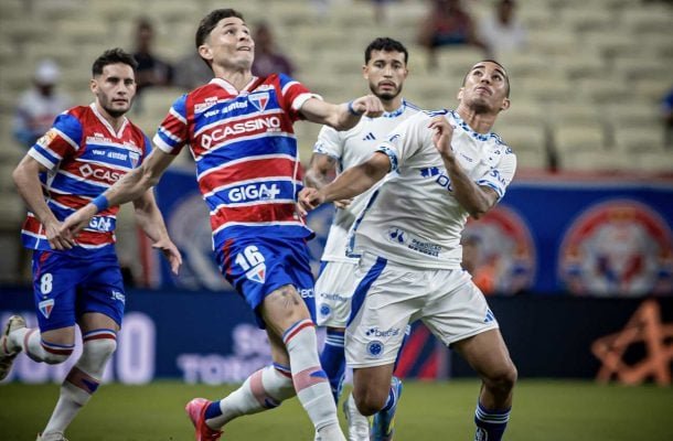 FORTALEZA - Fez um primeiro tempo muito ruim, praticamente não viu a cor da bola. Tentou apenas se defender e ainda sim levou dois gols. Na segunda etapa, com a entrada de Pochettino no intervalo, a equipe melhorou e teve uma melhora ofensiva, chegando no ataque e tentando correr atrás do prejuízo, mas não foi tempo suficiente. - Nota: 6,5  - Foto: Samuel Andrade/ Cruzeiro