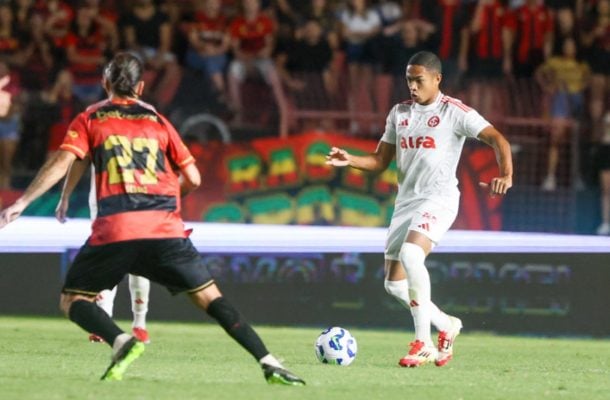 LUIS OTÁVIO - Entrou no lugar de Thiago Maia aos 15 minutos da segunda etapa. NOTA 5,0 - Foto: Ricardo Duarte/Internacional