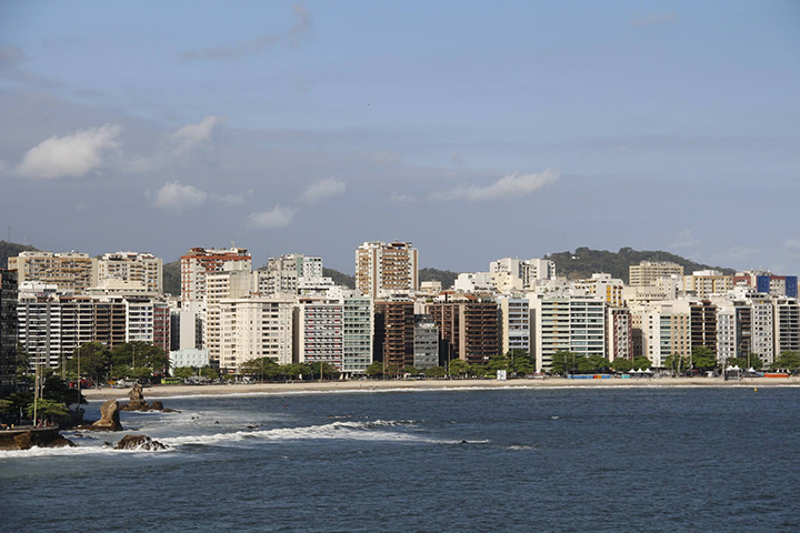Fundada em 1573 pelo cacique Arariboia, líder indígena da tribo Temiminó, Niterói é uma das cidades mais antigas do Brasil e foi batizada inicialmente como Vila Real da Praia Grande.