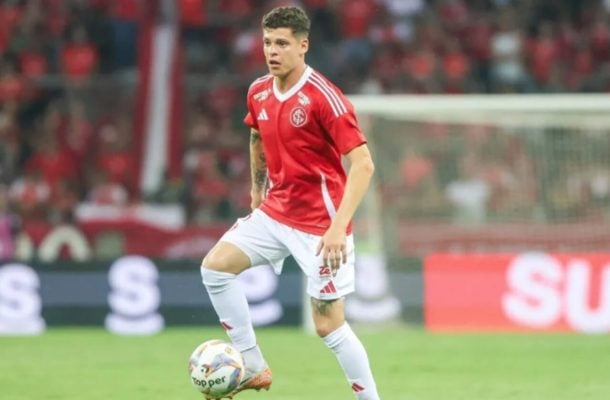 RONALDO - Fez bem a proteção à zaga, mas foi imprudente ao dar um pisão na perna do adversário na reta final da partida e o Sport jogou 14 minutos com um jogador a mais. NOTA 3,0 - Foto: Ricardo Duarte/Internacional