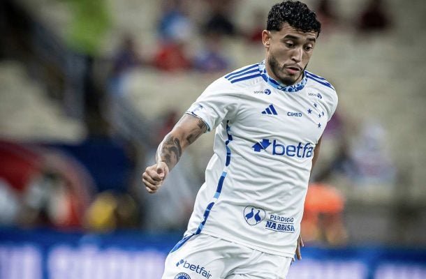 WILLIAM - Muito participativo no ataque no primeiro tempo, mas com algumas decisões erradas. Na defesa, teve uma bola recuada errada que podia ter comprometido. - Nota: 7,0 - Foto: Samuel Andrade/ Cruzeiro