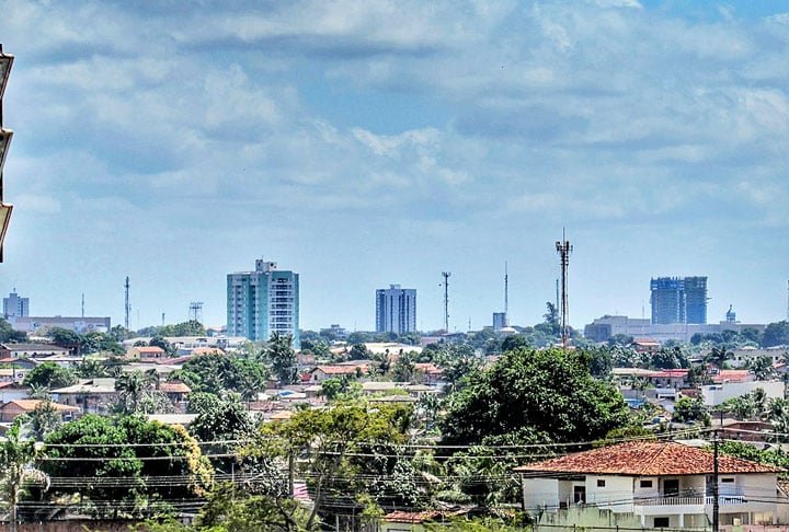 Macapá- Quem nasce na capital do Amapá é Macapaense. A cidade, fundada em 04/02/1758, tem cerca de 442 mil habitantes.