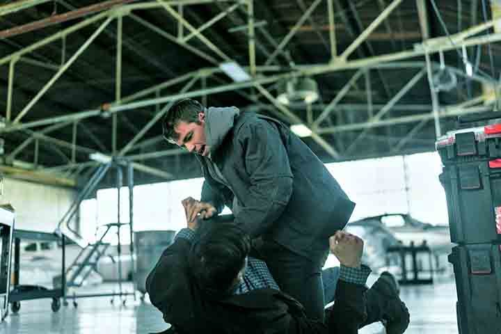 Criada por Shawn Ryan, conhecido por trabalhos como "The Shield" e "S.W.A.T.", e baseada no livro homônimo de Matthew Quirk, a série entrega um suspense político intenso e envolvente.