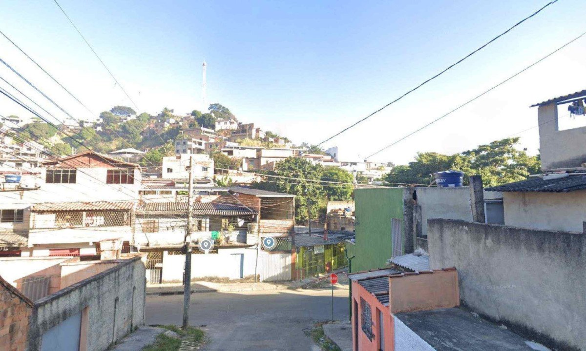O incêndio ocorreu no bairro Elizabeth, em Ribeirão das Neves, conforme divulgado pelos bombeiros
 -  (crédito: Google Street View/Divulgação)