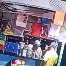 Homem é executado com tiro na nuca dentro de bar em Minas; veja vídeo - ReproduÃ§Ã£o/redes sociais
