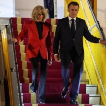 Vídeo: Macron leva tapa no rosto durante discussão com a esposa