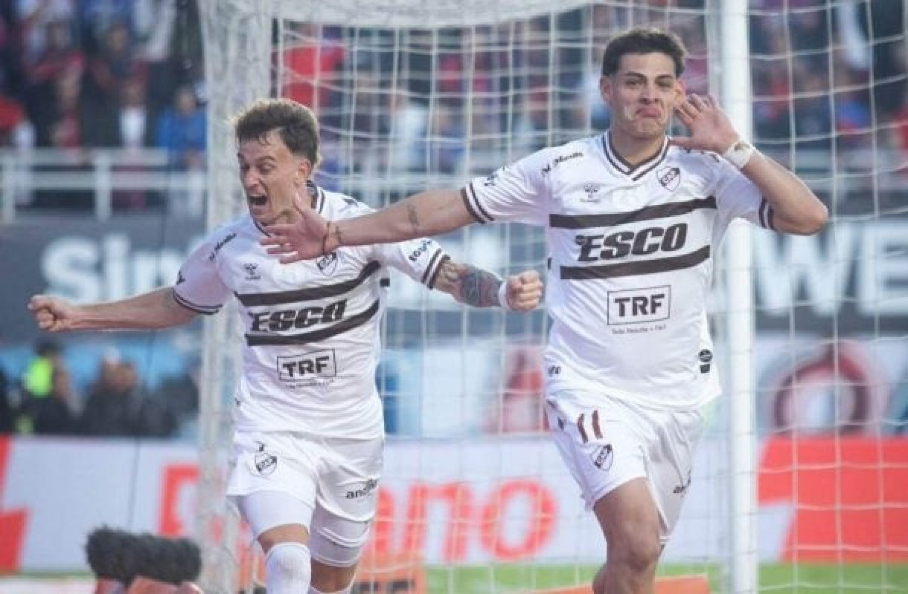 Platense ‘frustra’ ideia de clássico em final na Argentina