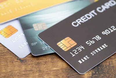 Entenda como o aumento do IOF impacta quem faz compras internacionais no cartão -  (crédito: rattanakun)