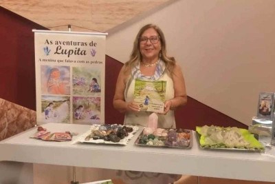 O livro chega para estimular a curiosidade científica com atividades práticas no fim da leitura, conta a autora -  (crédito: Instagram/Reprodução)