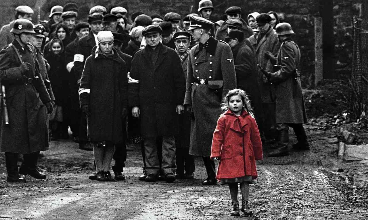 As escolhas de Spielberg refletem a ligação do diretor com a história do cinema. Fã de grandes atores, Spielberg tornou-se uma referência atrás das câmeras.  Recebeu 12 indicações ao Oscar e levou a estatueta de Melhor Diretor por A Lista de Schindler (1993) e Resgate do Soldado Ryan (1998), além de um prêmio Irving G.  Thalberg por sua contribuição significativa ao cinema. 
