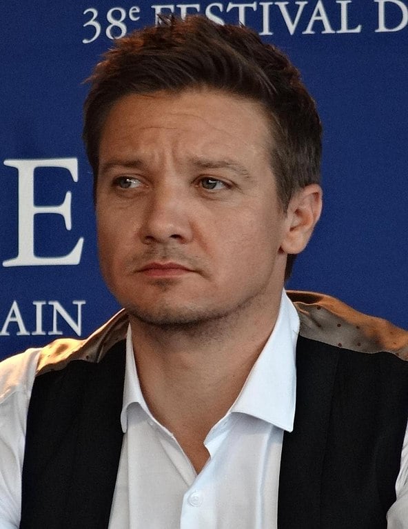 Jeremy Renner lembrou do acidente ocorrido em 2023 no primeiro dia de 2025, quando utilizou as redes sociais para celebrar o seu “renascimento”. 