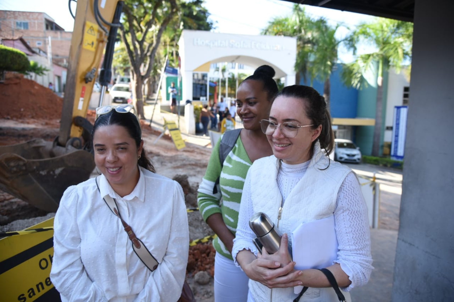 As enfermeiras Juliane Diamantino, Ana Paula Nascimento e Geane Cardoso tiveram dificuldade para chegar até a unidade de saúde -Gladyston Rodrigues/ EM / D.A Press