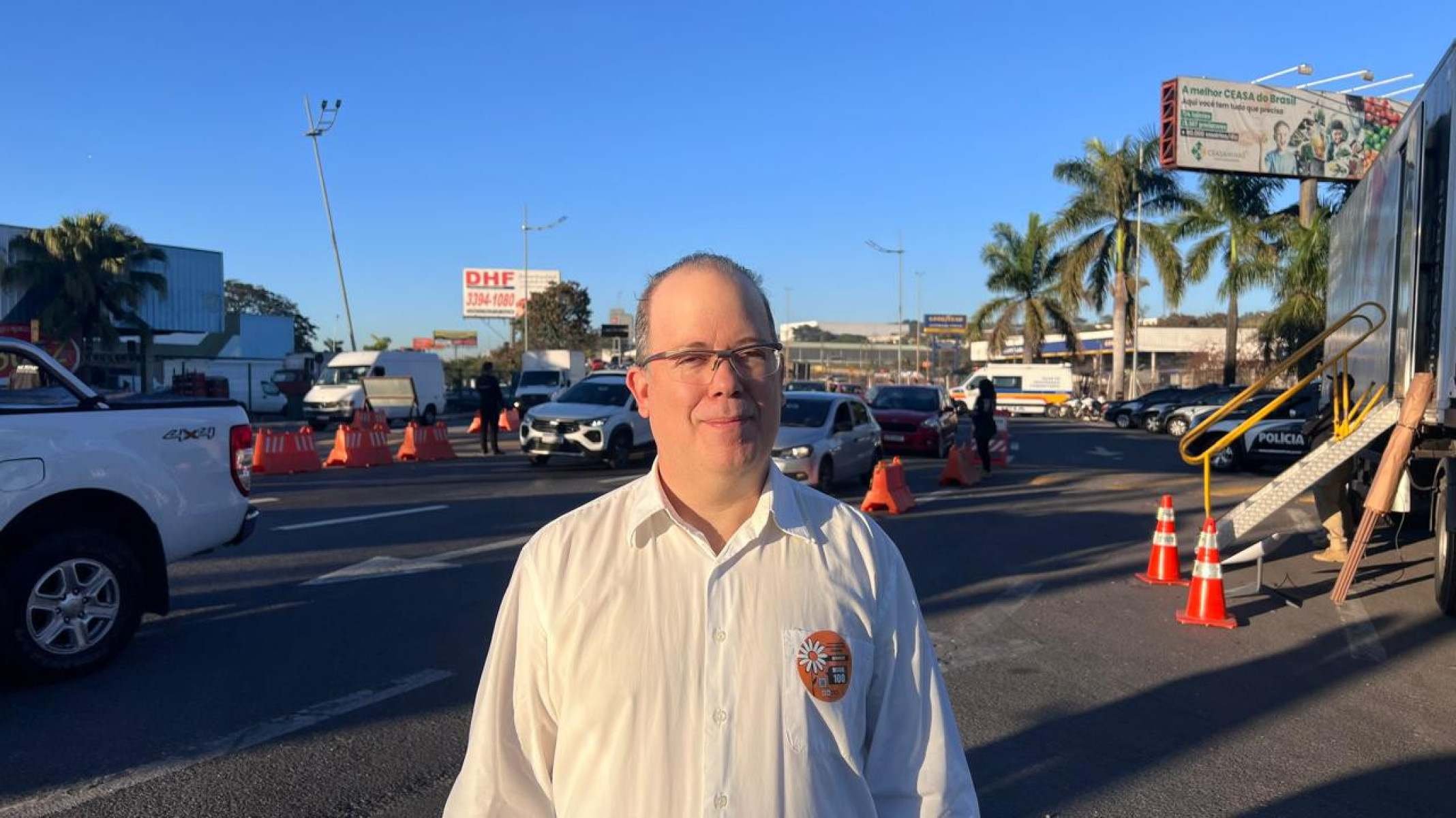 Ação integrada do Governo de Minas Gerais conscientiza motoristas sobre o combate a violência contra crianças e adolescentes nesta segunda-feira (26), na BR-040, na entrada do Ceasa Minas, em Contagem, na Grande BH