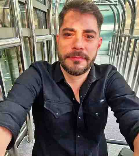 Evaristo também descreveu sua sensação de desgaste constante: “Eu me sinto definhando, é como defino para o médico. Todos os dias eu me sinto definhando. Perco meio quilo por dia... Posso comer qualquer coisa, mas não para dentro de mim".