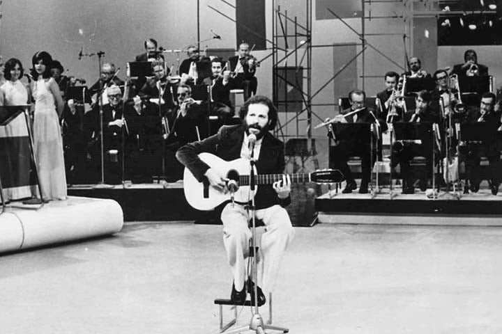 Na juventude, as influências de João Bosco eram astros da música internacional, como Elvis Presley e Ray Charles.
