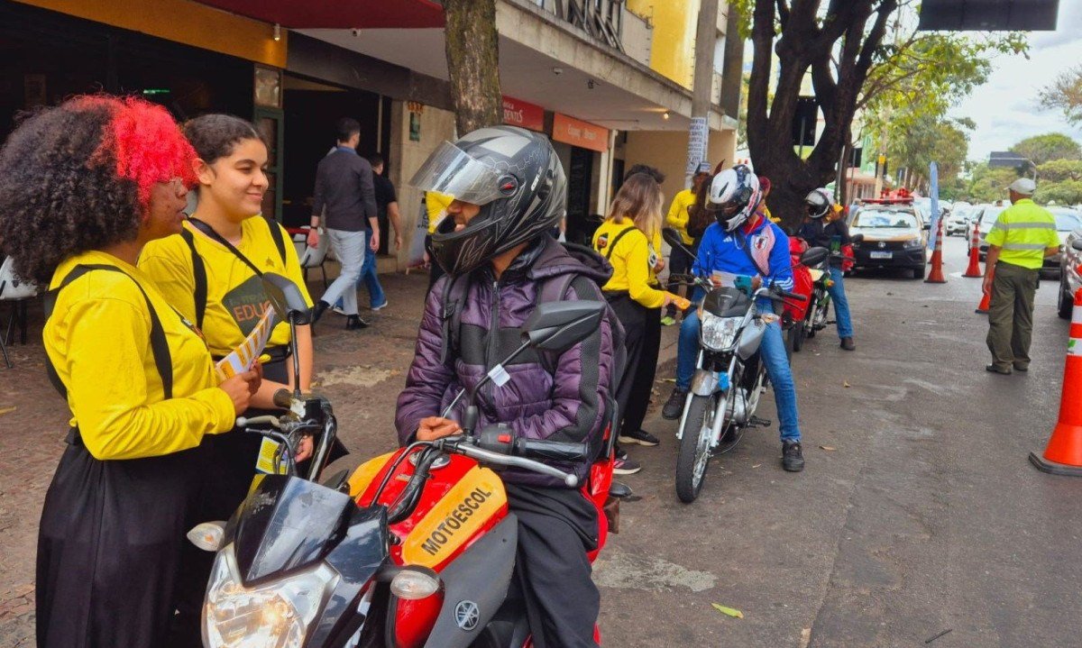 Ação faz parte do encerramento da campanha Maio Amarelo e tem como objetivo conscientizar um dos públicos mais vulneráveis no trânsito -  (crédito: Jair Amaral/EM/DA Press)