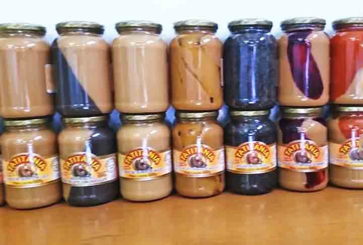 São Joaquim, Brasil: Localizada em Santa Catarina, São Joaquim é conhecida por seu doce de leite artesanal, feito a partir de leite fresco da região. O produto complementa o turismo rural e a gastronomia típica local, contribuindo significativamente para a economia da cidade.
-Reprodução Youtube Canal Patrick Ramiro