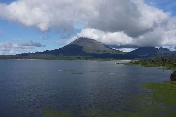 Com 22 km de diâmetro, esse vulcão revela aspectos importantes da história geológica da Amazônia, uma região mais conhecida por sua biodiversidade.
