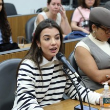 Deputada é ameaçada por discursar contra aborto na ALMG