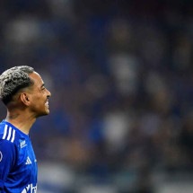O meia-atacante Matheus Pereira, da Raposa, tem se mostrado mais participativo durante os jogos nesta temporada -  (crédito: GLEDSTON TAVARES / AFP – 23/10/24)