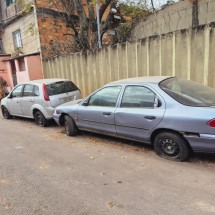 Donos têm cinco dias para remover carros abandonados em ruas de BH - Jair Amaral/EM/D.A Press