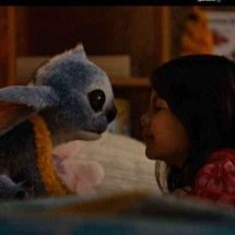 No novo ‘Lilo & Stitch’, o amor entre a garota e a criatura azul convence - Disney/Divulgação