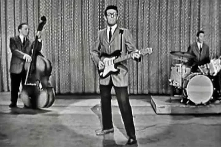 Sua ascensão meteórica e seu legado imortalizado pelo trágico fim de sua vida fascinam gerações, apesar de não receber os devidos créditos como um dos pioneiros a moldar o que conhecemos hoje como rock.- Youtube Canal The Ed Sullivan Show