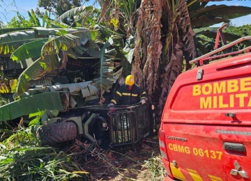 O acidente aconteceu em uma fazenda às margens da BR-262, no Centro-Oeste mineiro -  (crédito: Divulgação/CBMMG)