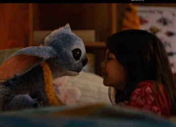 a história de Stitch e lilo, surgida na animação de 2002, ganha versão em longa, com pequenas modificações em alguns personagens 
 -  (crédito: Disney/Divulgação)
