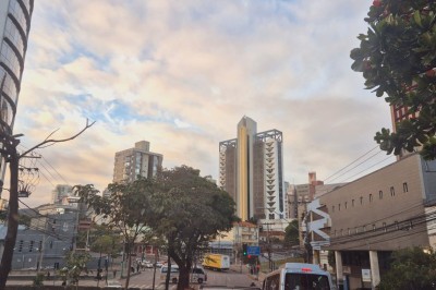 BH pode registrar até 26ºC nesta terça-feira (27) -  (crédito: Jair Amaral/EM/DA Press)
