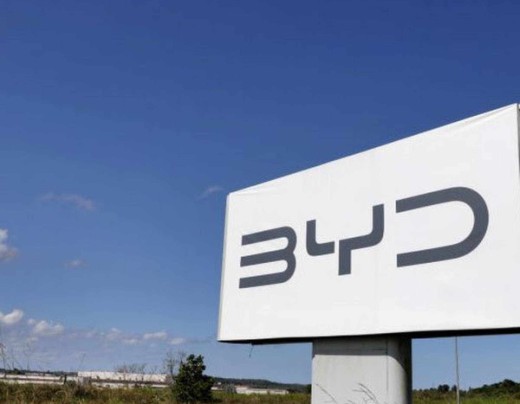 Segundo os autos do processo, em diversos casos, os operários não tinham o a telefone com internet, o que os impedia de verificar se os pagamentos prometidos estavam sendo efetuados na China - (crédito: BYD/Divulgação) Segundo os autos do processo, em diversos casos, os operários não tinham o a telefone com internet, o que os impedia de verificar se os pagamentos prometidos estavam sendo efetuados na China - (crédito: BYD/Divulgação)