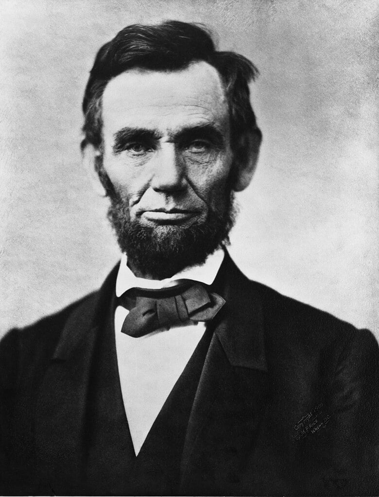Durante o mandato de Lincoln aconteceu a Guerra Civil Americana, entre os estados de Norte e Sul, que teve como pano de fundo a questão da escravidão no país.
