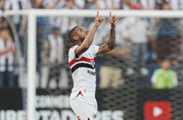 ANDRÉ SILVA - Criou jogadas interessantes no primeiro tempo, movimentou-se com inteligência, mas saiu machucado no segundo tempo, com dores na coxa direita - Nota 6,5 - Divulgação/Conmebol