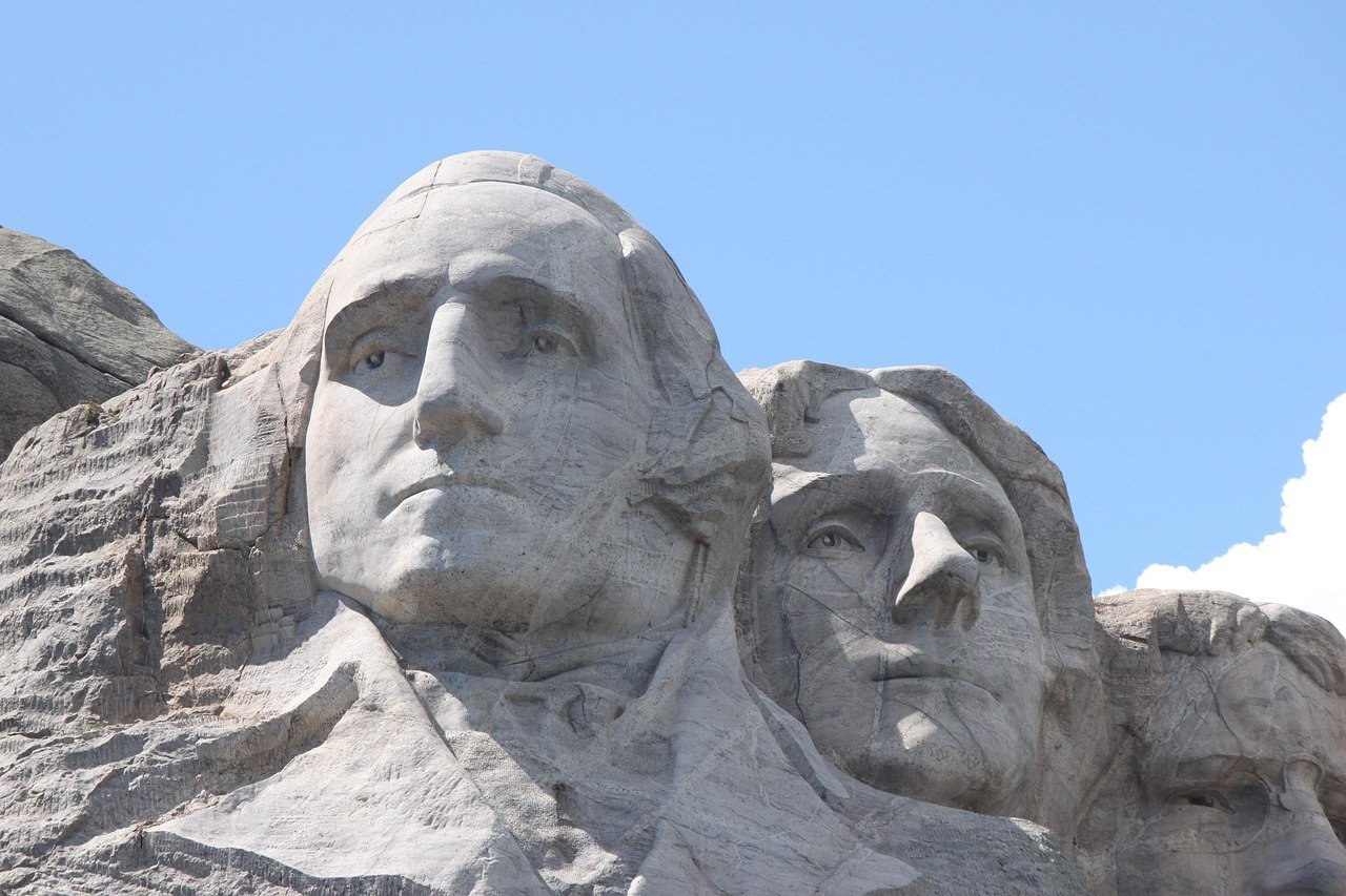 Após a morte de Borglum ainda restavam detalhes para o término das esculturas e coube a seu filho, Lincoln, a tarefa de finalizá-la.
