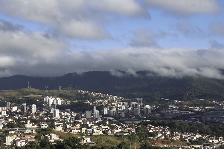 Chamado de Complexo Alcalino de Poços de Caldas, é o único do mundo com essas características.