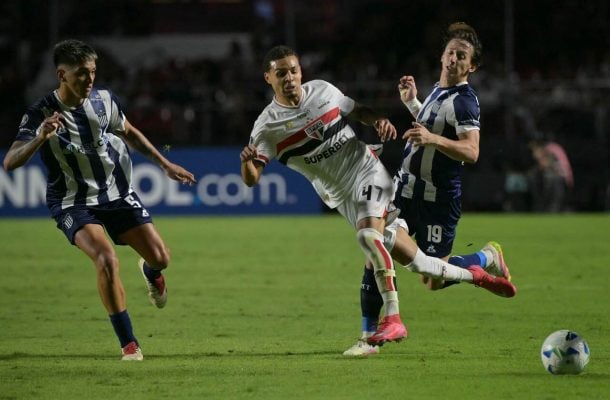 MATHEUS ALVES - Errou mais do que o seu habitual: posicionamento, finalizações e es. Partida ruim - Nota 5,0 - Foto: Divulgação/Conmebol