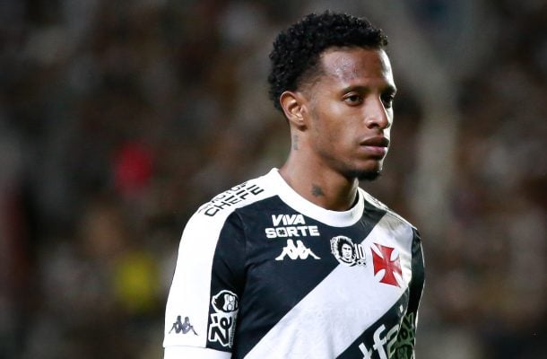 TCHÊ TCHÊ - Muito importante na construção das jogadas e na transição para o ataque. Deu uma bela assistência para Vegetti marcar o terceiro gol do Vasco. NOTA: 6,5 - Foto: Divulgação/Vasco