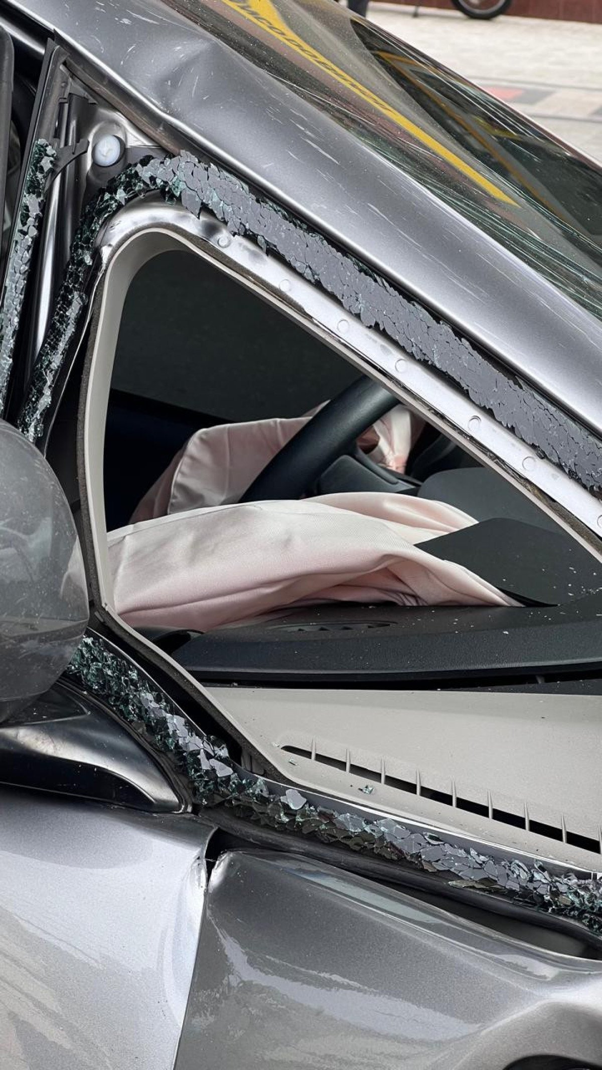 Veículo que a motorista conduzia teve os airbags acionados-Edésio Ferreira/EM/DA Press