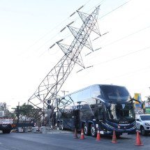 Trânsito é liberado após mais de 12h de batida de ônibus em torre - Marcos Vieira/EM/D.A Press