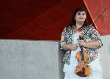 Elizabeth Fayette, spalla da Filarmônica desde 2024, é filha de professores de música e estudou no respeitado Curtis Institute, na Filadélfia -  (crédito: Gladyston Rodrigues/EM D.A Press)