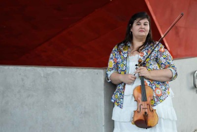 Elizabeth Fayette, spalla da Filarmônica desde 2024, é filha de professores de música e estudou no respeitado Curtis Institute, na Filadélfia -  (crédito: Gladyston Rodrigues/EM D.A Press)