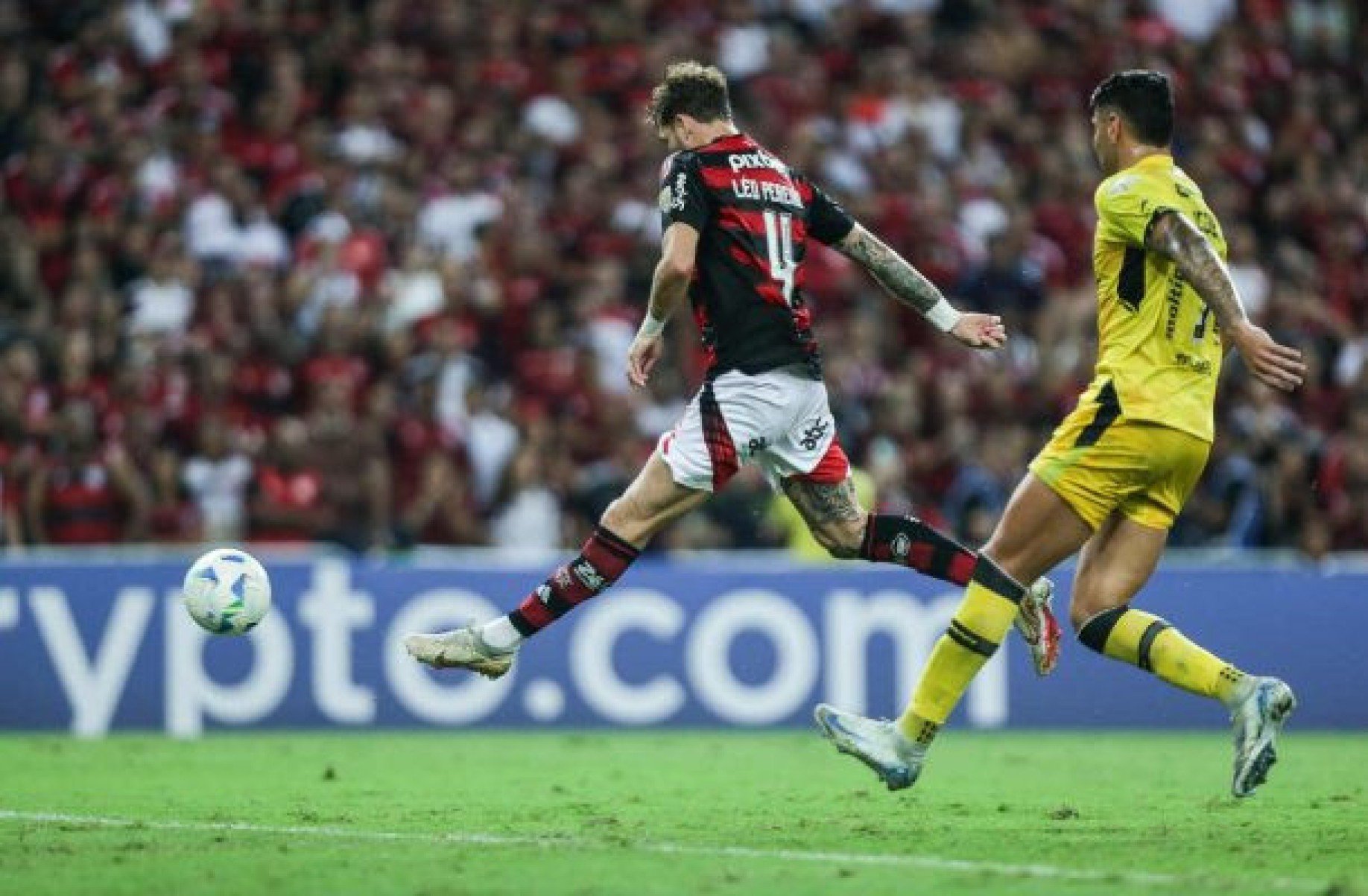 Flamengo joga mal, mas vence mistão do Táchira e avança na Libertadores