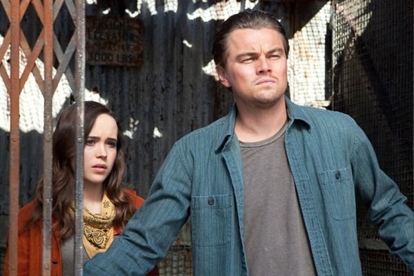 A Origem (2010)
Dirigido por Christopher Nolan, estrelado por Leonardo DiCaprio e Marion Cotillard, explora sonhos dentro de sonhos. O uso do som grave e poderoso tornou "Time" uma das trilhas mais famosas do cinema.